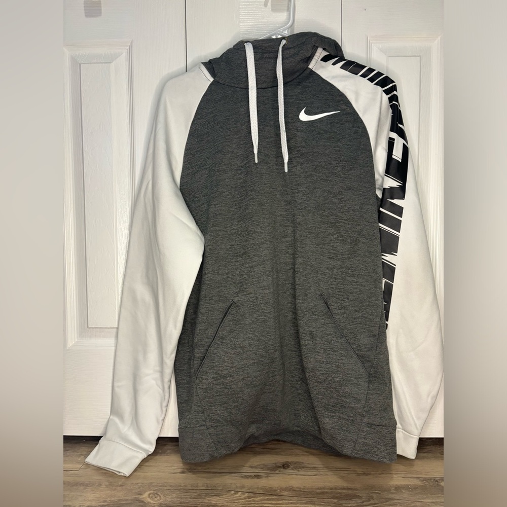 Nike Men’s Sweatshirt